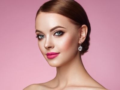 Younique Beautiful woman condensed Younique Beautiful woman