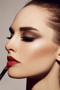Younique Young Woman Younique Young Woman